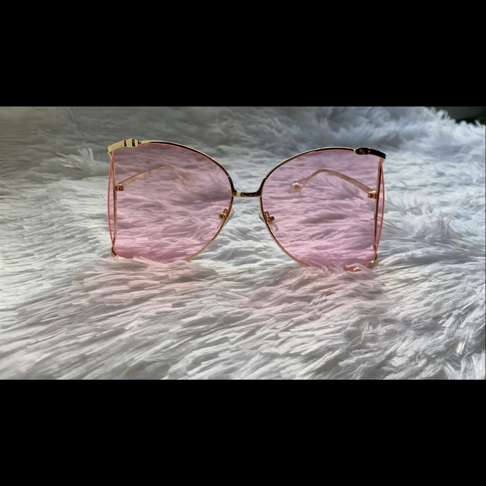 **NWOT**Metal Frame Pearl Sunglasses